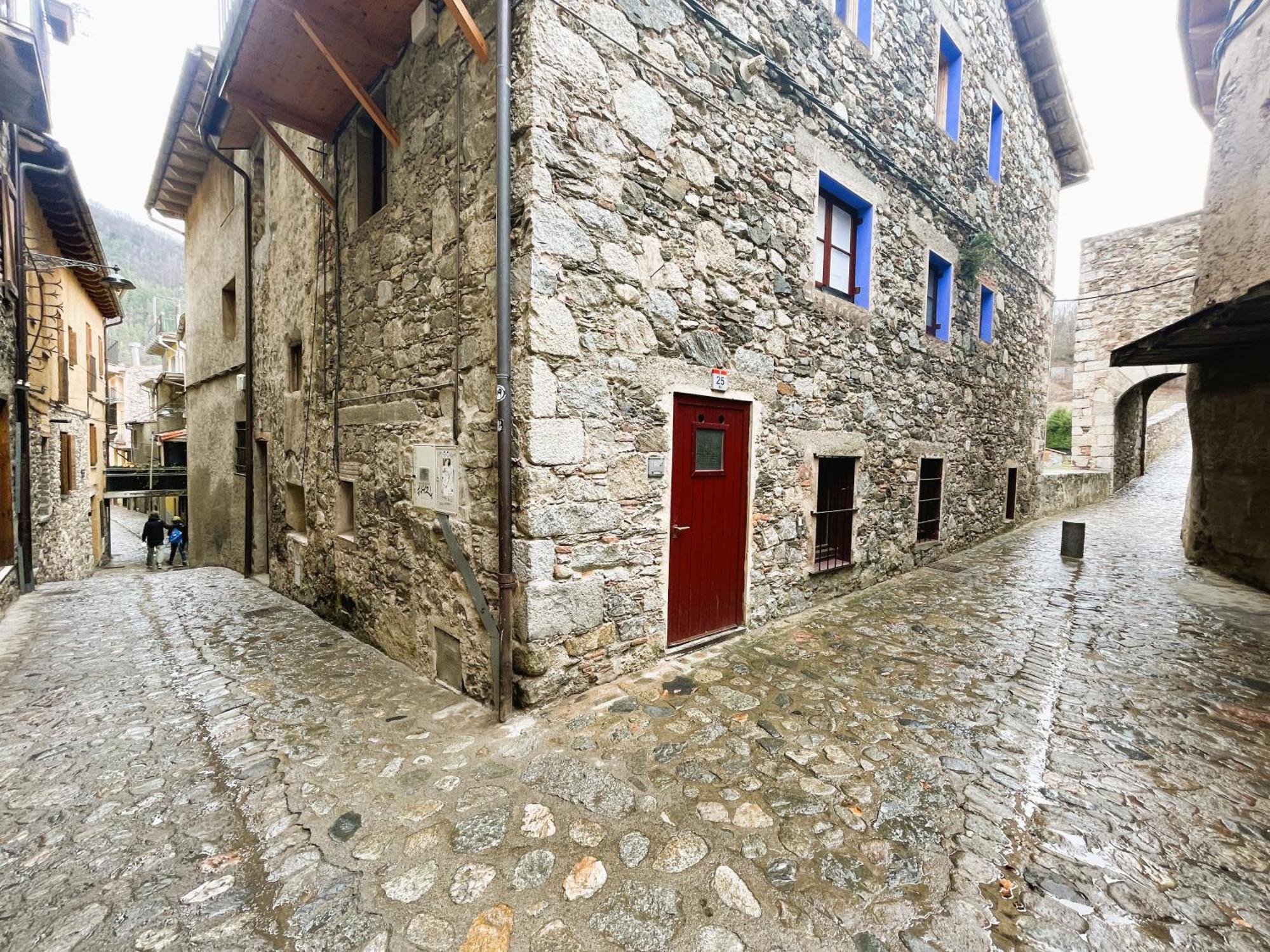 Dúplex con buhardilla en el centro histórico de Camprodon (La Rovira) Exterior foto